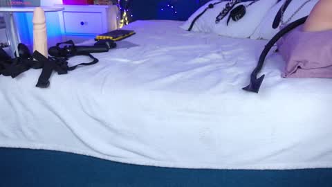 Ms. Sindel online show from 12.14.24