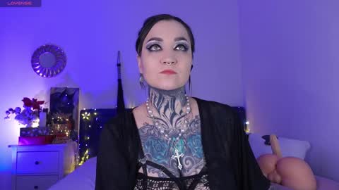 Ms. Sindel online show from 12.16.24