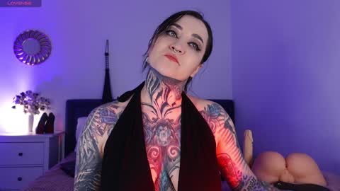 Ms. Sindel online show from 01.20.25