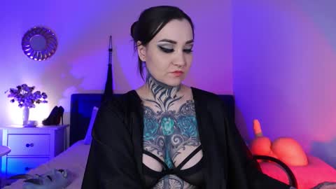 Ms. Sindel online show from 02.07.25