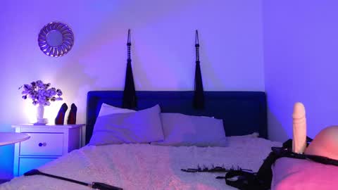 Ms. Sindel online show from 02.08.25