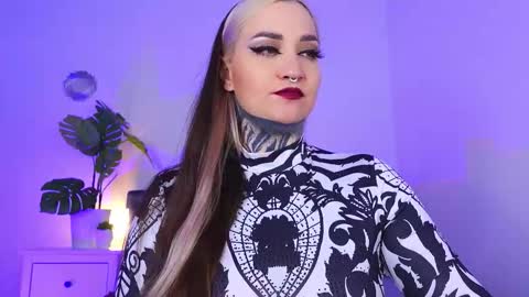 Ms. Sindel online show from 09.11.25