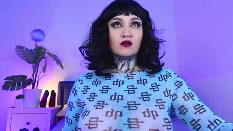 Ms. Sindel online show from 09.18.25