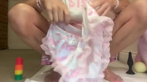 Snapshot of sindysissy chatting on 10.02.25 Sindy SissyEnglish Spanish online show from 10.02.25