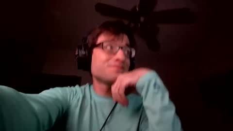 Snapshot of singholedad chatting on 11.19.25 singholedad online show from 11.19.25