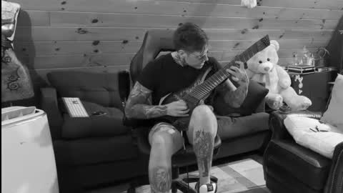 Dustbunnyfoofoo online show from 10.07.25