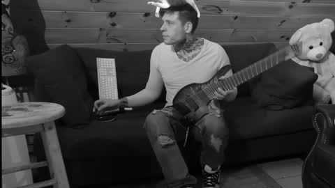 Dustbunnyfoofoo online show from 10.09.25