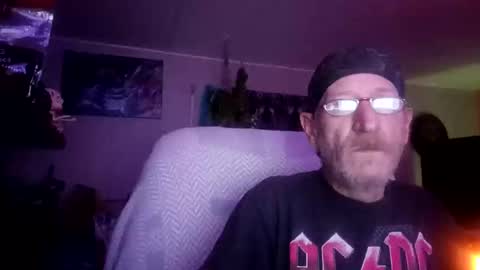 Snapshot of sir_cams_a_lot chatting on 11.19.25 Sir cams online show from 11.19.25