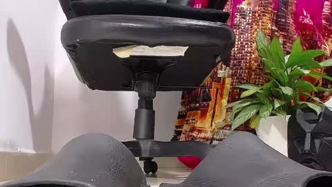only foot                         worshipers here online show from 12.25.24