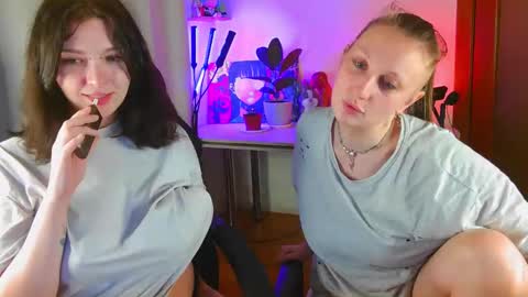 Snapshot of sirena_baby_x chatting on 10.24.25 sirena_baby_x online show from 10.24.25