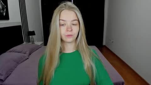 SirenaBloom online show from 10.01.25