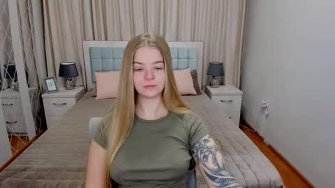 SirenaBloom online show from 02.12.26