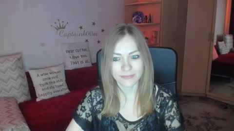 Snapshot of sirenasilk chatting on 10.17.25 sirenasilk online show from 10.17.25