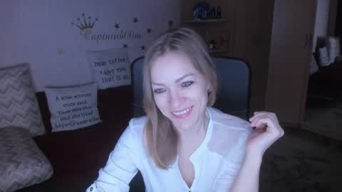 Snapshot of sirenasilk chatting on 10.24.25 sirenasilk online show from 10.24.25