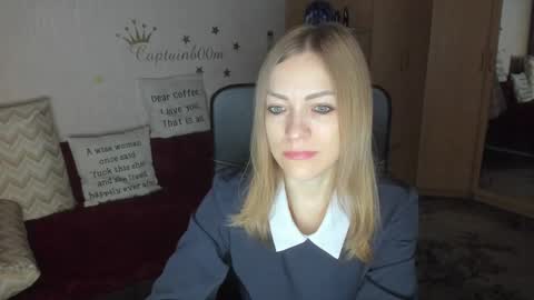 Snapshot of sirenasilk chatting on 11.02.25 sirenasilk online show from 11.02.25