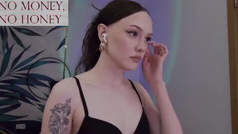Snapshot of sirenaswhisper chatting on 06.19.26 Goddess Sirena online show from 06.19.26