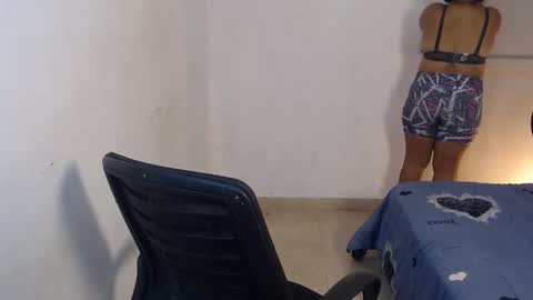 Snapshot of sirinay_collegiate91 chatting on 11.17.25 SIRINAY online show from 11.17.25