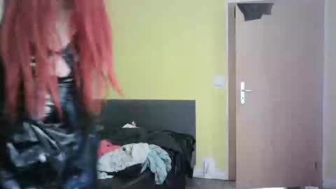 Snapshot of sissy_maia chatting on 06.11.26 sissy_maia online show from 06.11.26