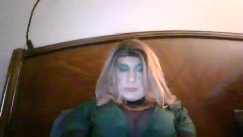 Snapshot of sissyandi38 chatting on 07.06.26 wants to suck cock online show from 07.06.26