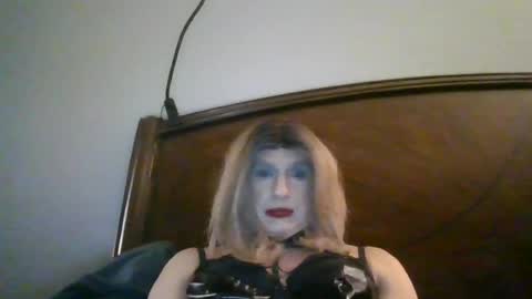 Snapshot of sissyandi38 chatting on 07.08.26 wants to suck cock online show from 07.08.26