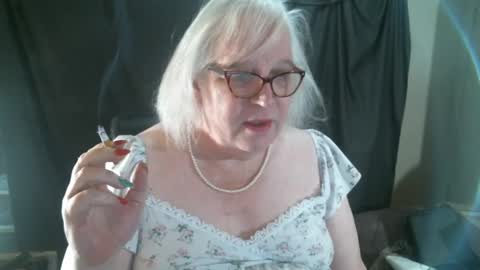 Snapshot of sissydianetx chatting on 12.22.24 Sissy Diane online show from 12.22.24