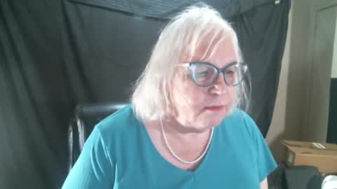 Snapshot of sissydianetx chatting on 01.13.25 Sissy Diane online show from 01.13.25