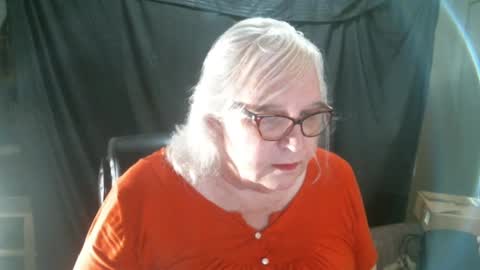 Snapshot of sissydianetx chatting on 02.10.25 Sissy Diane online show from 02.10.25