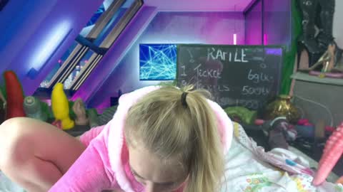 Elise online show from 01.09.25