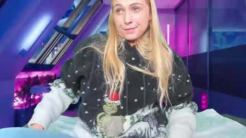 Elise online show from 02.20.25