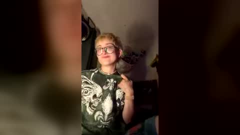 Snapshot of sk8rboi_twink chatting on 06.23.26 sk8rboi_twink online show from 06.23.26