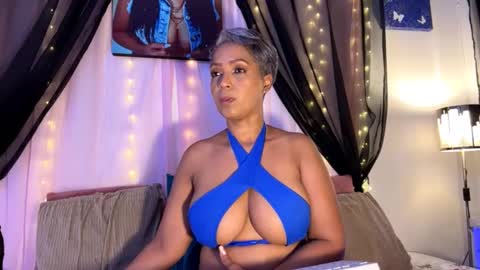 Snapshot of skar_queen11 chatting on 11.01.25 Skarlleth online show from 11.01.25