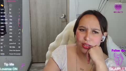 Snapshot of skarlet_adams chatting on 11.10.25 Alice online show from 11.10.25