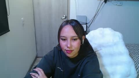 Snapshot of skarlet_adams chatting on 11.14.25 Alice online show from 11.14.25