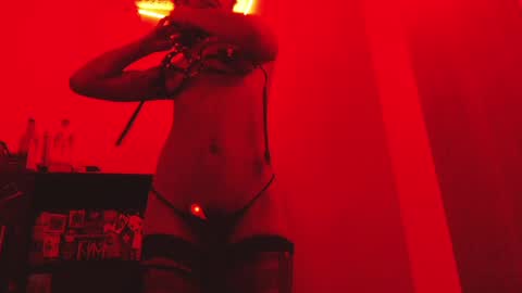 Snapshot of skarleth_miaw chatting on 12.16.24 Punkat 3 online show from 12.16.24