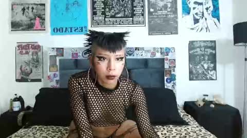 Snapshot of skarleth_miaw chatting on 10.11.25 Punkat 3 online show from 10.11.25