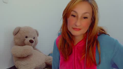 Snapshot of skarlett2072 chatting on 12.03.24 Arlett online show from 12.03.24