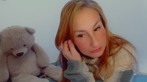 Snapshot of skarlett2072 chatting on 12.12.24 Arlett online show from 12.12.24
