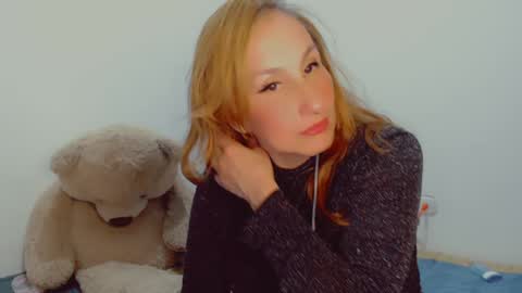 Snapshot of skarlett2072 chatting on 12.15.24 Arlett online show from 12.15.24
