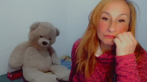 Snapshot of skarlett2072 chatting on 12.16.24 Arlett online show from 12.16.24