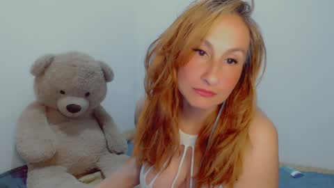 Snapshot of skarlett2072 chatting on 12.17.24 Arlett online show from 12.17.24