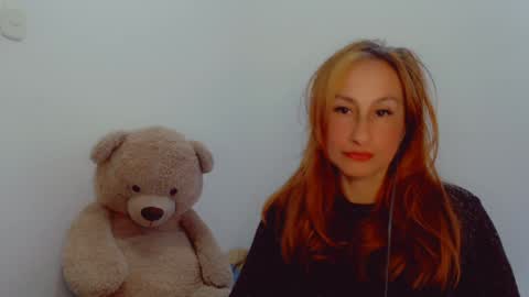 Snapshot of skarlett2072 chatting on 12.17.24 Arlett online show from 12.17.24