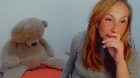 Snapshot of skarlett2072 chatting on 12.23.24 Arlett online show from 12.23.24