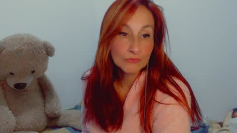 Snapshot of skarlett2072 chatting on 01.03.25 Arlett online show from 01.03.25