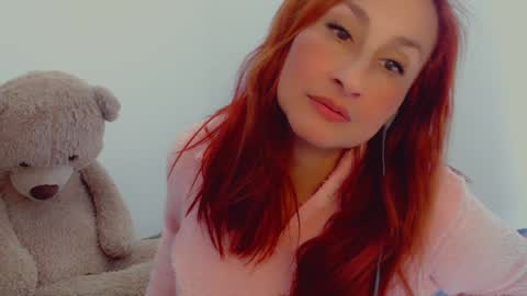 Snapshot of skarlett2072 chatting on 01.03.25 Arlett online show from 01.03.25
