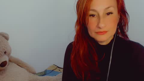 Snapshot of skarlett2072 chatting on 01.07.25 Arlett online show from 01.07.25