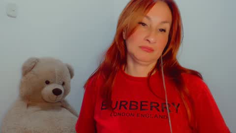 Snapshot of skarlett2072 chatting on 01.11.25 Arlett online show from 01.11.25