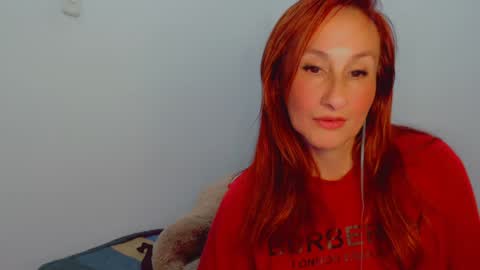 Snapshot of skarlett2072 chatting on 01.12.25 Arlett online show from 01.12.25
