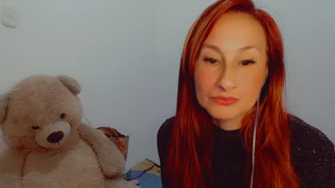 Snapshot of skarlett2072 chatting on 01.14.25 Arlett online show from 01.14.25