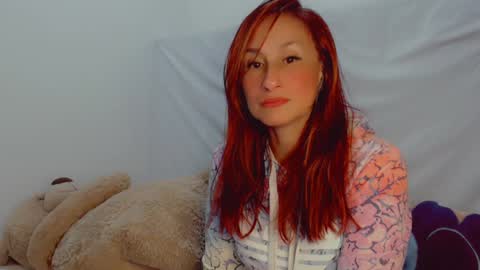Snapshot of skarlett2072 chatting on 01.17.25 Arlett online show from 01.17.25