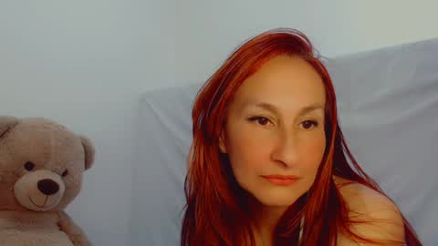 Snapshot of skarlett2072 chatting on 01.20.25 Arlett online show from 01.20.25